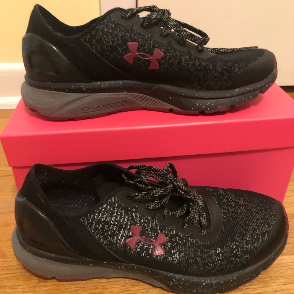 Under Armour Charged Black Womens Sneakers Size 7-1/2 Like New!!